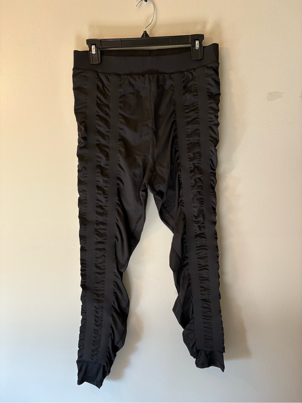 SKINNIFY Black Resistance Band Leggings with Ruched Detail, Size XXXL Women’s